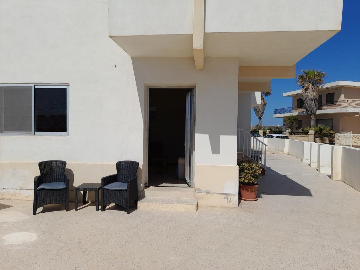 Sunshine Holiday Apartment 4 Next To The Sea St. Paul's Bay Exterior photo